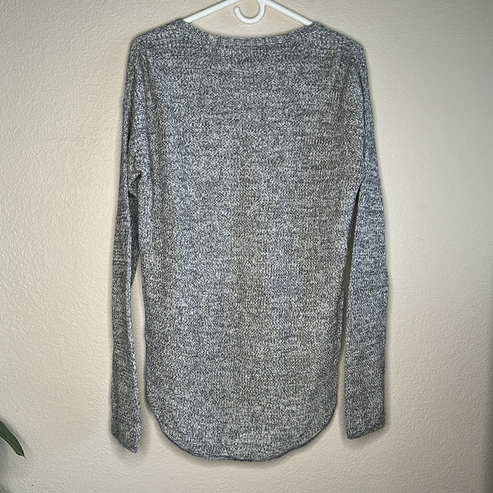 🌻3/$25 Oversized grey sweater - Picture 5 of 5
